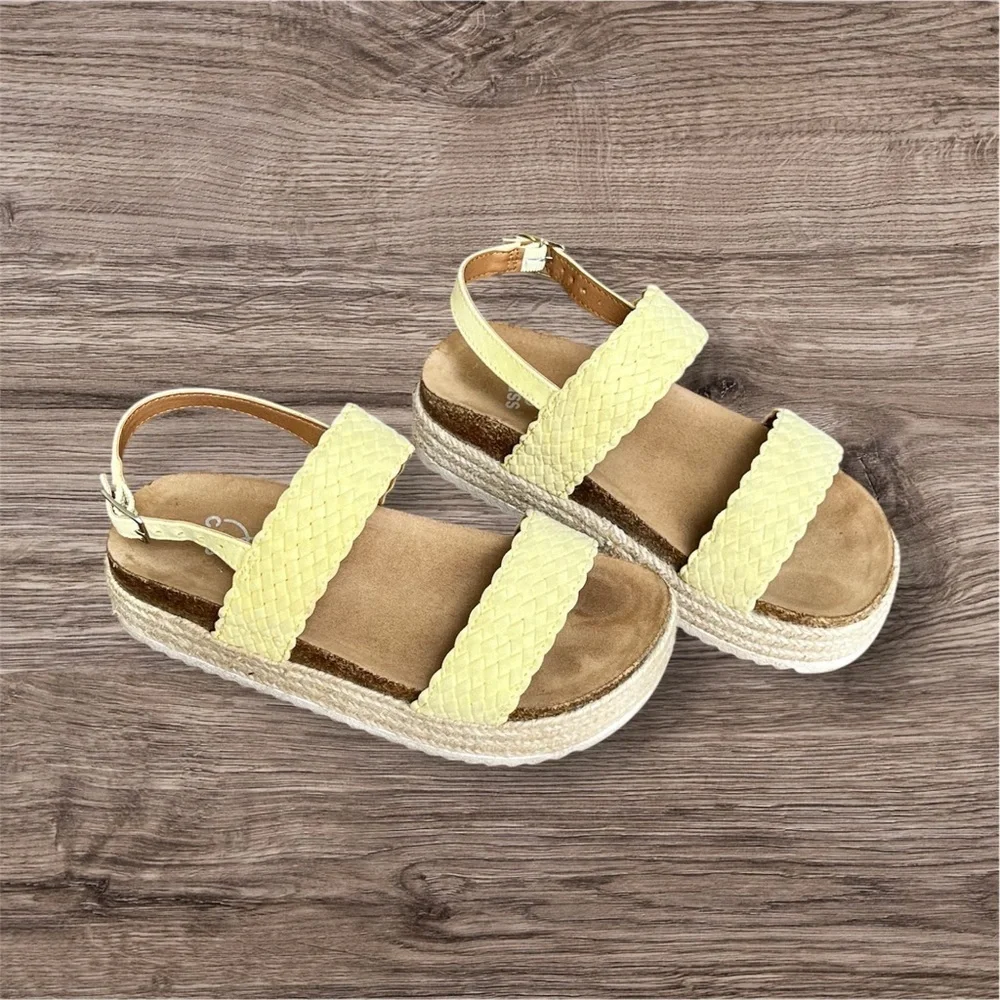 Art Class Yellow Espadrille Buckle Sandals Braided Straps Size 13 Girls